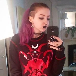 Meet your Posher, Lydia